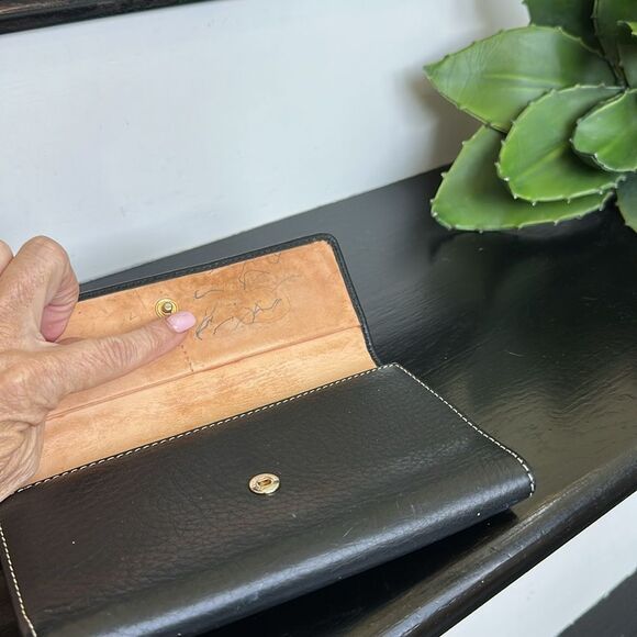 Dooney and Bourke, genuine, leather wallet, clutch handbag purse - Picture 7 of 7